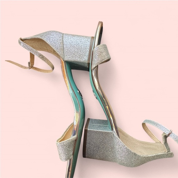 Betsey Johnson Silver Glitter Block Heels size 8 - Picture 4 of 6